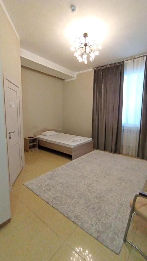 Station Hostel Atyraū エクステリア 写真
